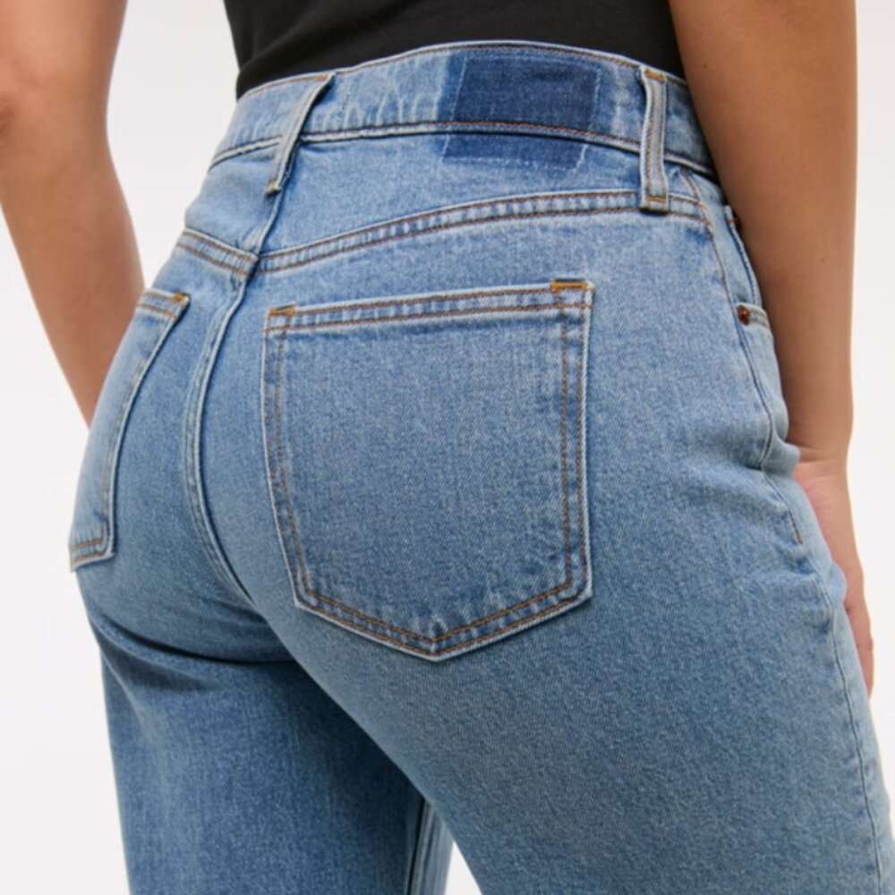 Abercrombie Curve Love Mid Rise 90s Straight Jean, Size 26